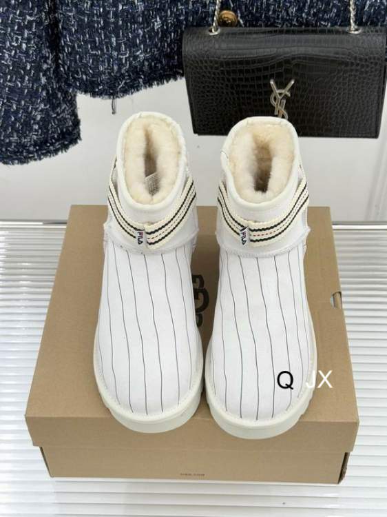 Picture of UGG Shoes _SKUUGGsz35-40JX120419703